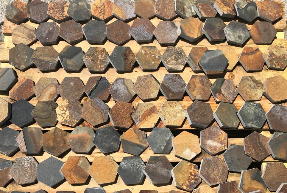 Diversos tipos de Pedra Ferro: mosaicos e filetes em diversas